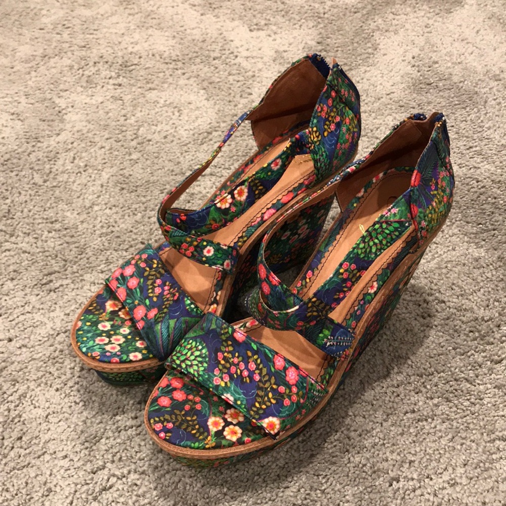 Multi-colored strappy wedges